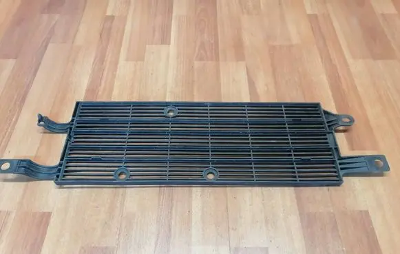 Radiator mount bracket