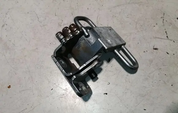 Audi Q7 4L Front door lower hinge 8E0831412E