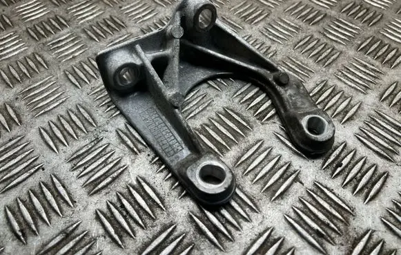 Volvo XC60 Front differential bracket 30713236