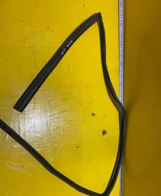 KIA Soul Front door rubber seal 825302K000