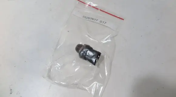 Opel Corsa D Fuel pressure sensor 55207677