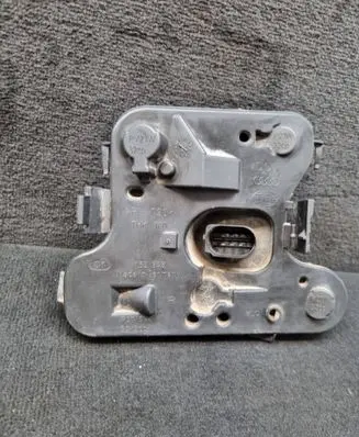 Audi A4 S4 B6 8E 8H Tail light bulb cover holder 153948 8E5945258A