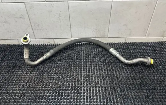 Volvo V60 Air conditioning (A/C) pipe/hose 31332343