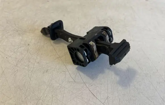BMW X6 F16 Front door check strap stopper 7290595