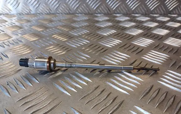 Opel Insignia A Glow plug 55564163