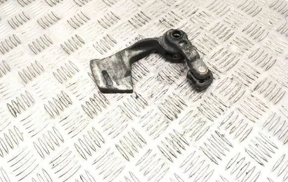 Volkswagen PASSAT B6 Other engine bay part 1K0711051E
