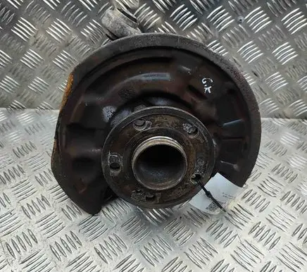 Mercedes-Benz A W176 Rear wheel hub A2464230420 A2463503541