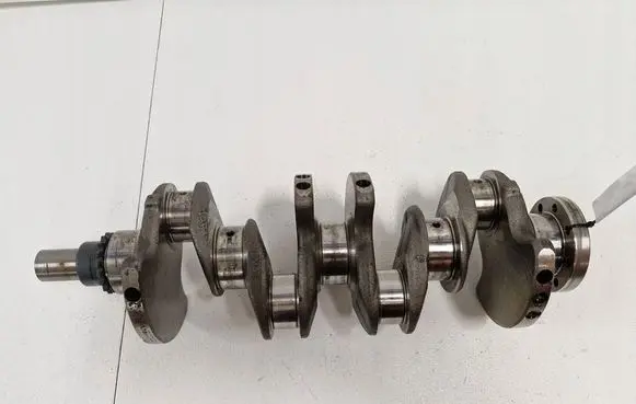 Ford Kuga I Crankshaft 30725011