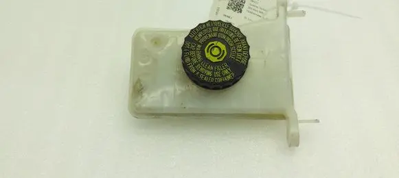 Brake fluid reservoir