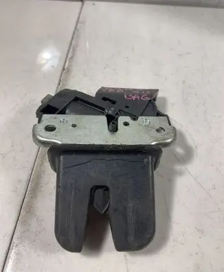 Audi A4 S4 B7 8E 8H Tailgate lock latch 4F5827505D