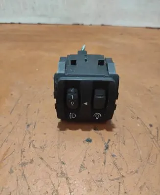 Renault Megane II Headlight level height control switch 8200121805B 88020005