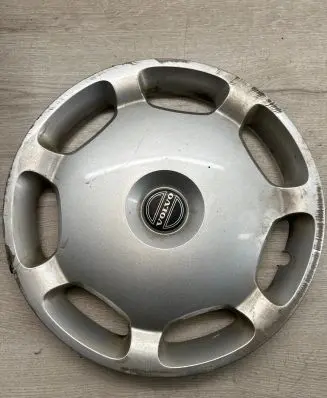 Volvo V70 R15 wheel hub/cap/trim 30714560 D38ME PA6M0D15