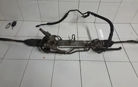 Toyota Corolla Verso E121 Steering rack 03ZE 13020