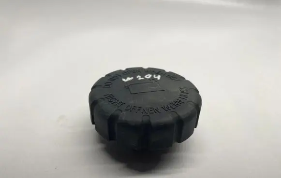 Mercedes-Benz C W204 Coolant expansion tank/reservoir cap 2105010615