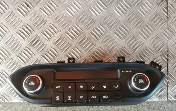 KIA Carens III Climate control/heater control trim 97250-A4700CA