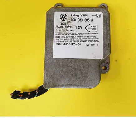 Volkswagen Golf IV Airbag control unit/module 1C0909605A