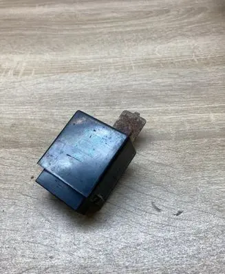 Subaru Forester SF Window wiper relay RK0098