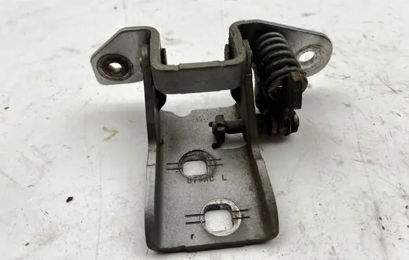 Chrysler Grand Voyager V Front door upper hinge