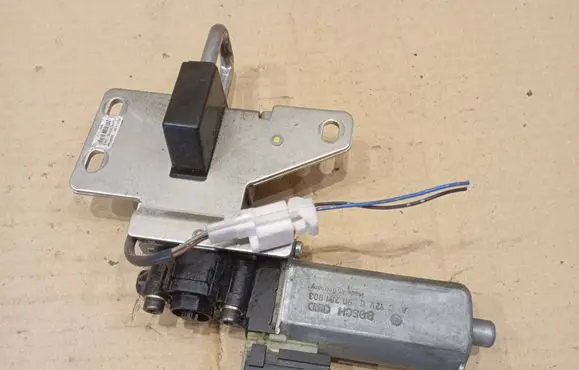 Mitsubishi Colt CZ3 Tailgate hydraulic pump motor 0390201903