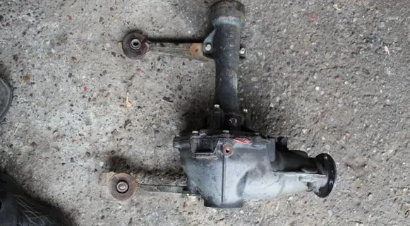 Toyota Land Cruiser (J150) Front differential 