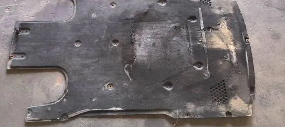 Porsche Panamera (970) Engine splash shield/under tray 
