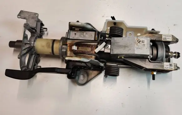 BMW 5 E60 E61 Steering wheel axle 6774623 0709378