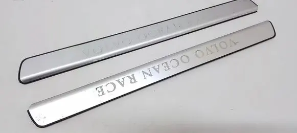 Volvo V70 sill trim set (inner) 30790905