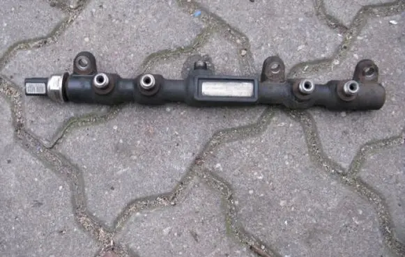 Ford Transit Fuel main line pipe