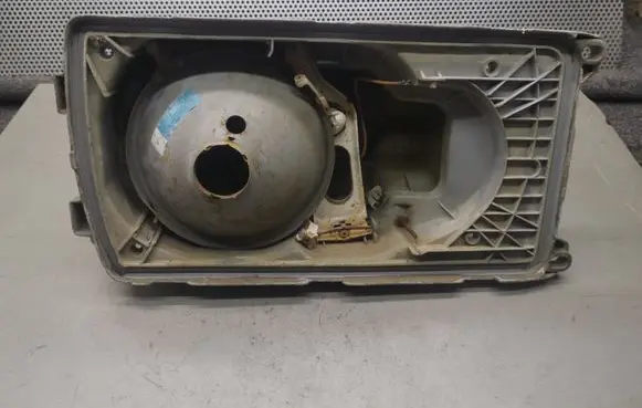 Mercedes-Benz W123 Headlight/headlamp 9DR11853600