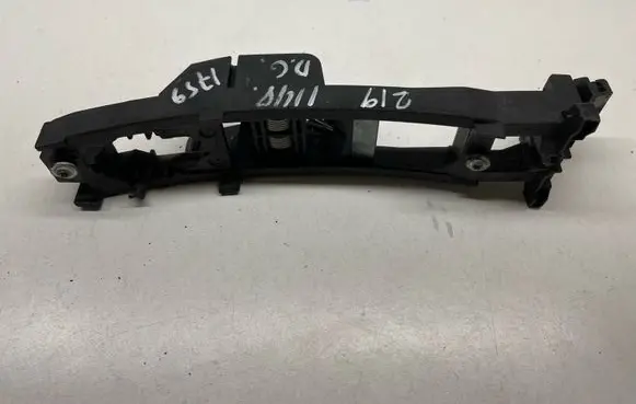 Rear door exterior handle/bracket
