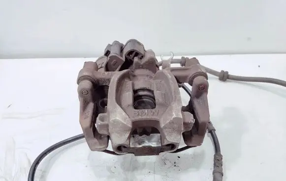 BMW 1 F40 Rear brake caliper 6860006 6860404