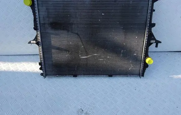 Audi Q7 4L Coolant radiator 7L6121253B