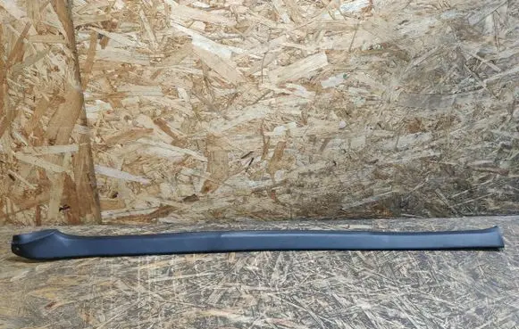 Porsche 928 Tailgate trim 