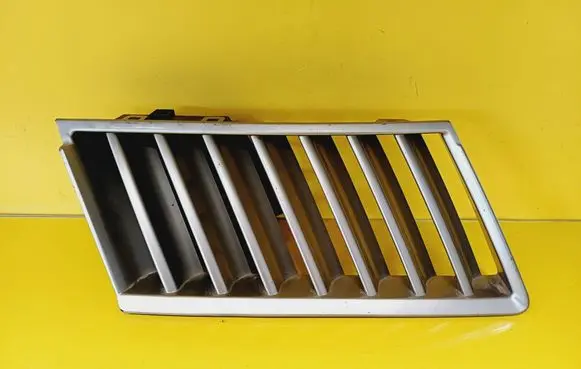 Renault Vel Satis Front grill 8200096826