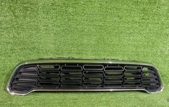 Mini Cooper Countryman R60 Front bumper upper radiator grill 9807476