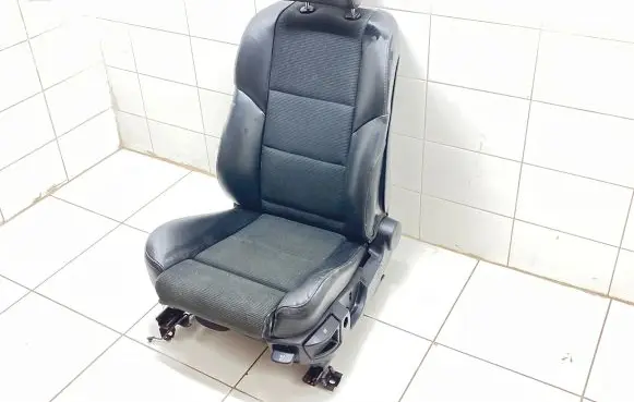 BMW 5 E60 E61 Front driver seat 8339437 1206482 4500546