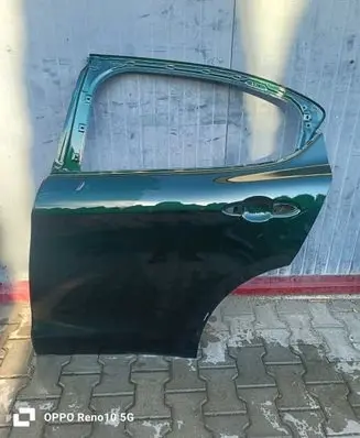 Alfa Romeo Stelvio Front door