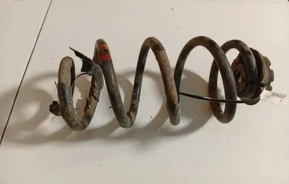 Nissan Qashqai+2 Rear coil spring 