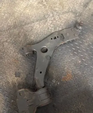 Front lower control arm/wishbone