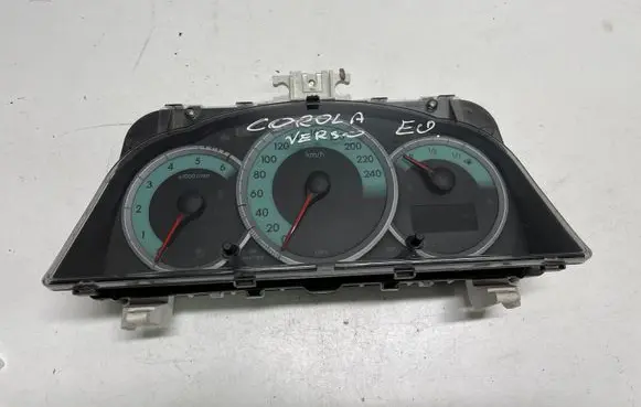 Toyota Corolla Verso E121 Speedometer (instrument cluster) 838000F091
