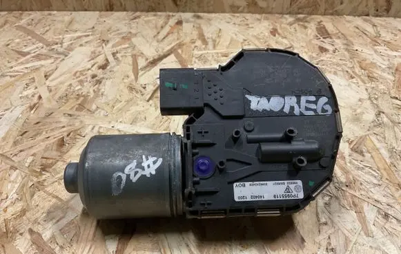 Volkswagen Touareg II Wiper motor 7P0955119 0390243400 1137328589