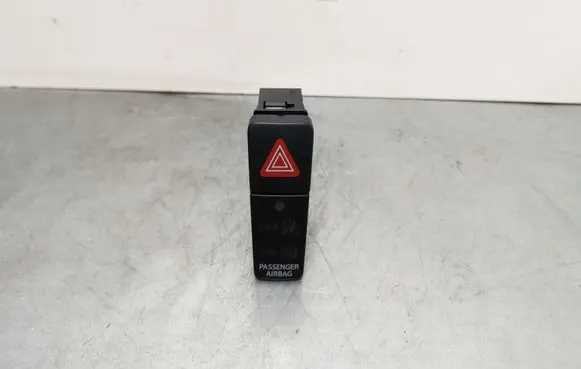 Suzuki SX4 S-Cross Hazard light switch 8831K1 06021