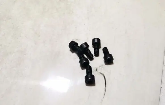 Volvo V70 Nuts/bolts 