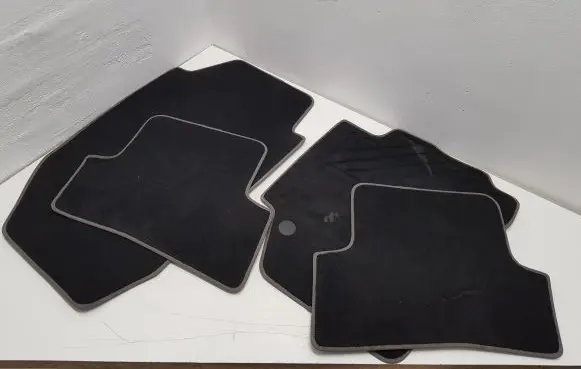 Renault Captur Car floor mat set 8201602459
