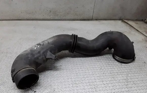 Subaru Outback Air intake duct part