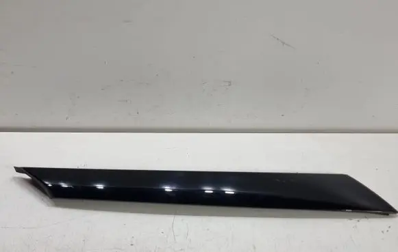 Skoda Fabia Mk2 (5J) Front door glass trim molding 5J6853263A