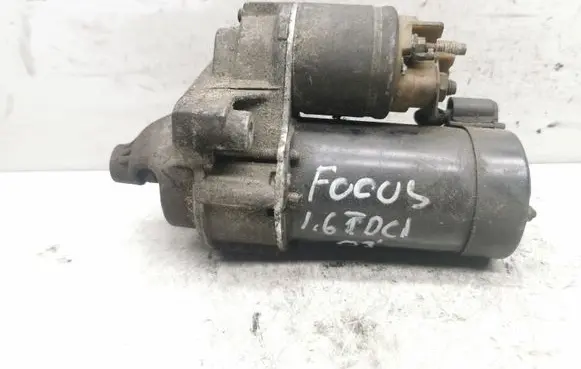 Ford Focus Starter motor D6RA110