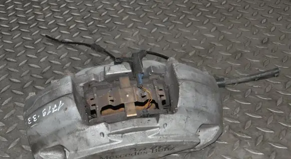 Mercedes-Benz C W205 Front brake caliper