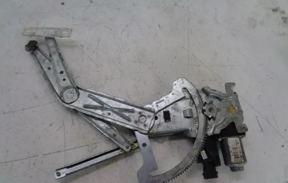 Opel Meriva A Front door window regulator with motor 