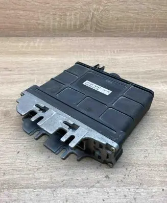 Volkswagen Golf III Gearbox control unit/module 01M927733G 5DG007651